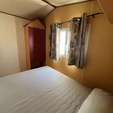 Rural Coral Apartment *