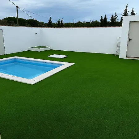 Rural Coral Apartment *