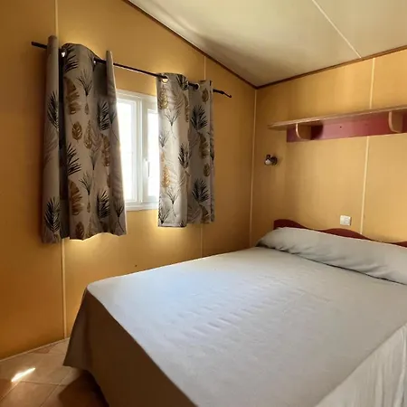 Rural Coral Apartment *